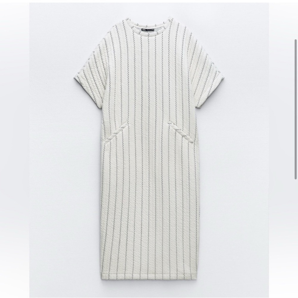 Zara Oversized Quilted Striped Dress - Picture 4 of 11